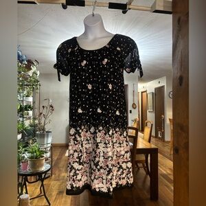 Sirenlily Petites Women’s Black Floral Midi Dress with Pink and Cream Blooms Med